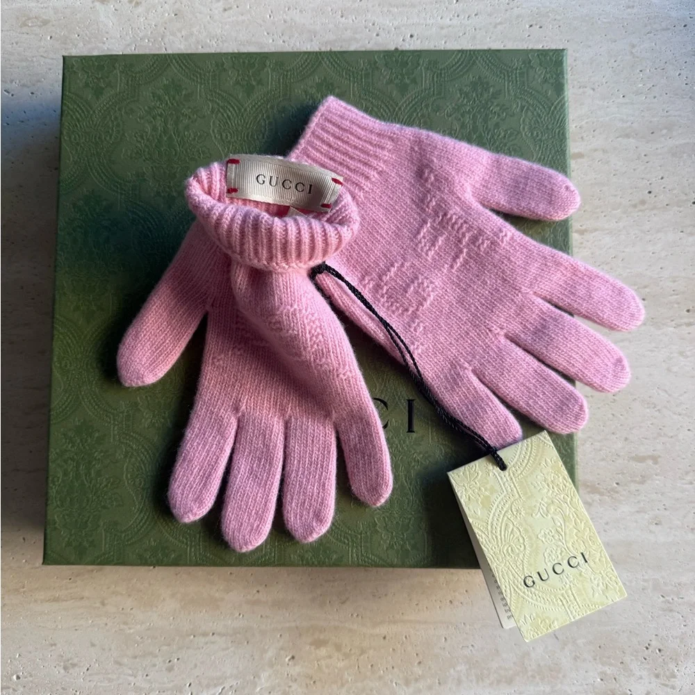 NWT GUCCI Kids Pink Wool GG Logo Gloves 💝🧤